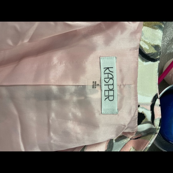 Floral blazer with faux rhinestone pocket - Picture 2 of 5